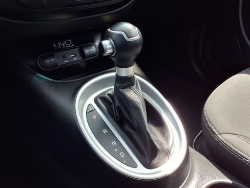 Used 2015 Kia Soul FWD image 12