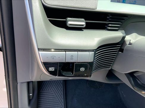 Used 2024 Hyundai Ioniq 5 SE RWD image 32