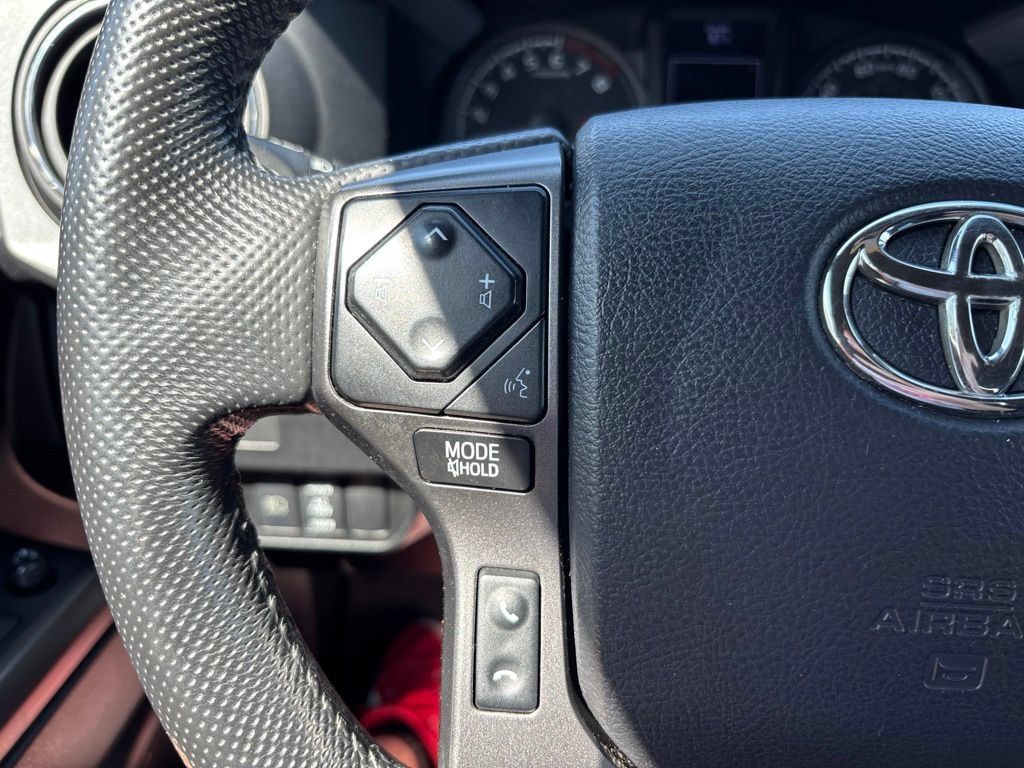 Used 2021 Toyota Tacoma TRD Off-Road w/ TRD Premium Off Road Package AWD/4WD image 40