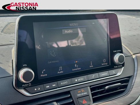Used 2025 Nissan Altima 2.5 SV FWD image 18