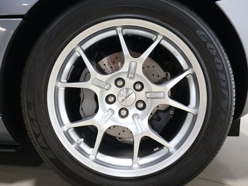 Used 2006 Ford GT image 12