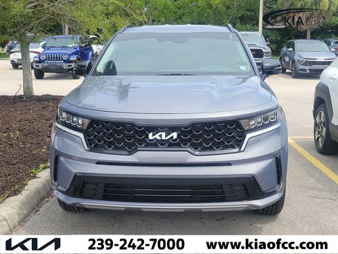 Certified 2022 Kia Sorento S FWD image 2