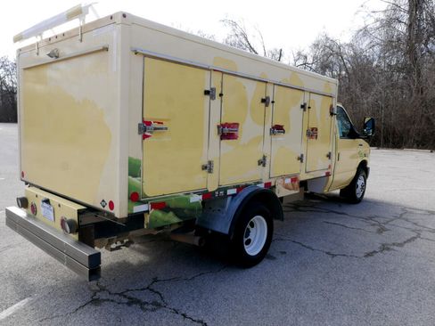 Used 2021 Ford E-450 and Econoline 450 Super Duty image 6