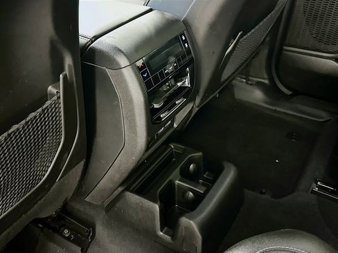 Used 2023 Jeep Grand Cherokee L Laredo image 27