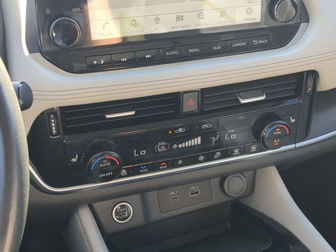 Used 2021 Nissan Rogue SL AWD/4WD image 17