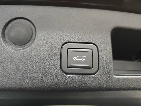 Used 2025 Chevrolet Equinox ACTIV w/ Safety and Technology Package AWD/4WD image 36