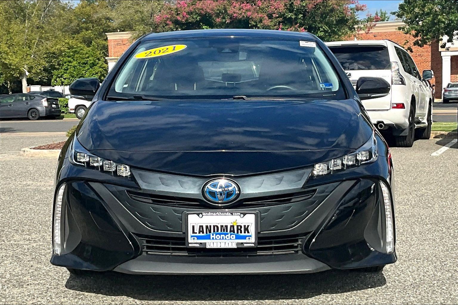 Used 2021 Toyota Prius Prime LE w/ Carpet Mat Package (TMS) FWD image 3