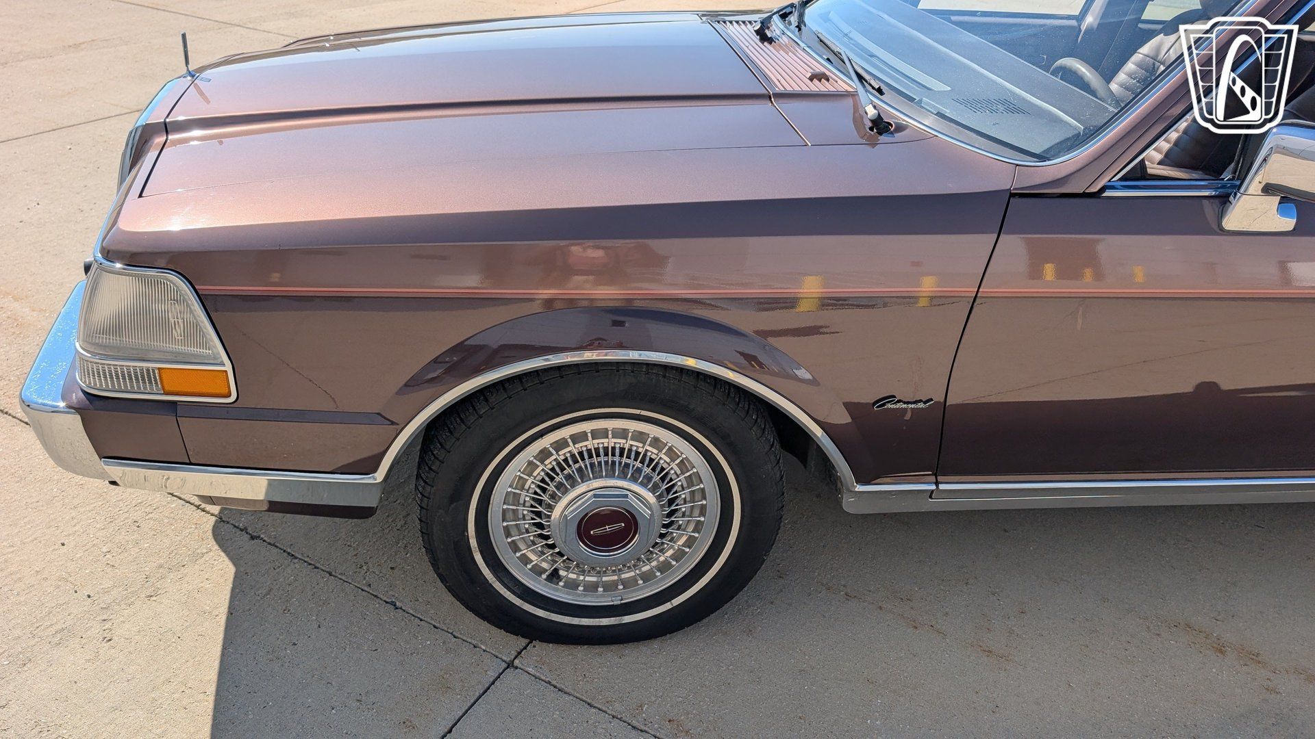 Used 1987 Lincoln Continental Signature RWD image 26