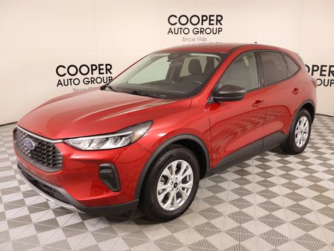 Used 2025 Ford Escape Active w/ Cold Weather Package FWD image 10