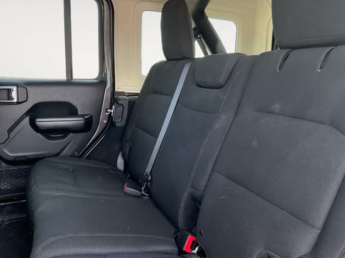 Used 2018 Jeep Wrangler Unlimited Sport S AWD/4WD image 13