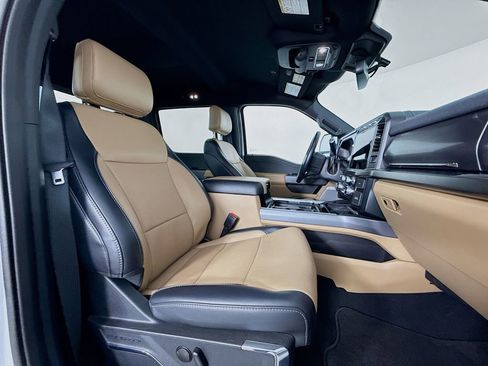 Used 2023 Ford F250 Lariat w/ Chrome Package image 30