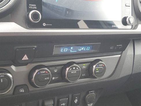 Certified 2023 Toyota Tacoma TRD Off-Road image 28