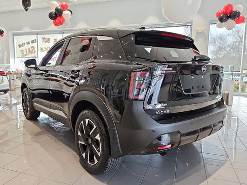 New 2026 Nissan Kicks SV w/ Charging Package image 4