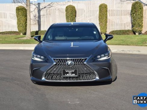 Used 2025 Lexus ES 300h 300h image 2