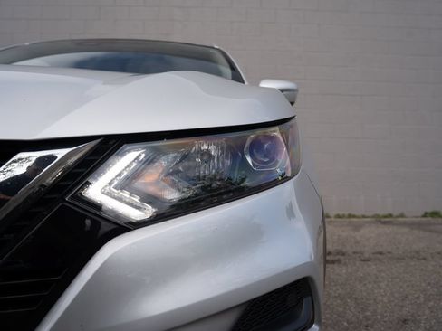 Used 2020 Nissan Rogue Sport SV w/ All-Weather Package AWD/4WD image 11