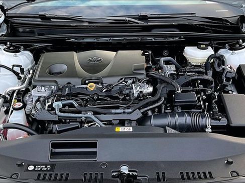 Used 2025 Toyota Camry LE image 29