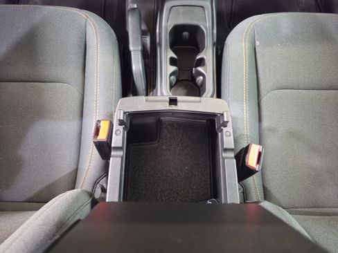 Used 2025 Jeep Wrangler Unlimited Sahara AWD/4WD image 15