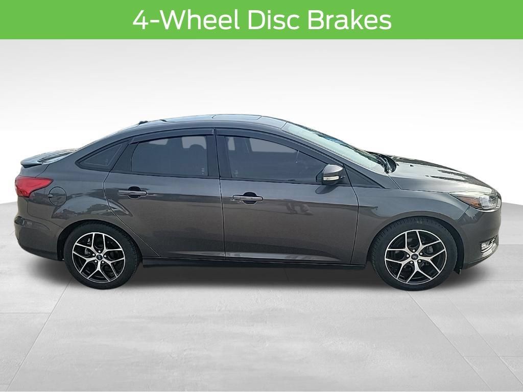 Used 2017 Ford Focus SEL w/ Cold Weather Package FWD image 20