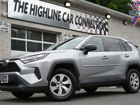 Used 2023 Toyota RAV4 LE AWD/4WD image 1