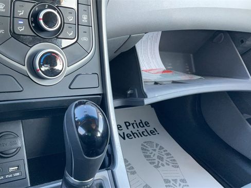 Used 2015 Hyundai Elantra SE image 30