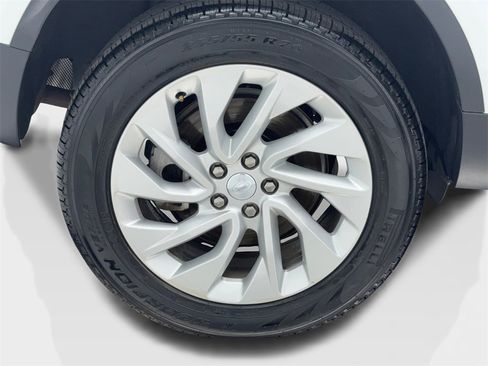 Used 2024 Land Rover Discovery S image 53