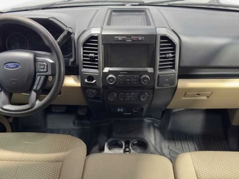 Used 2018 Ford F150 XLT w/ Trailer Tow Package RWD image 18