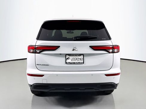 Used 2024 Mitsubishi Outlander ES AWD/4WD image 7