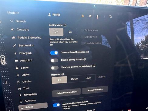 Used 2023 Tesla Model X image 38