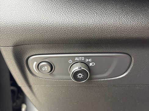 Used 2023 Buick Envision Preferred FWD image 10