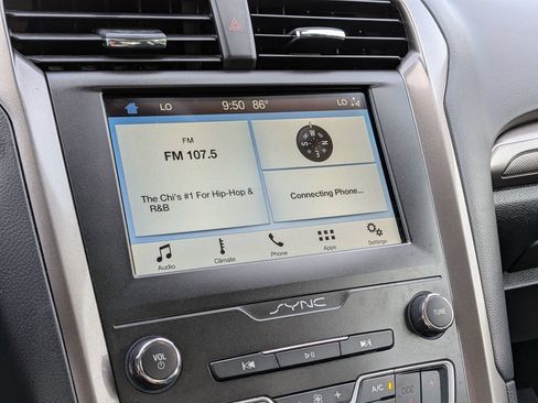 Used 2019 Ford Fusion SE AWD/4WD image 9