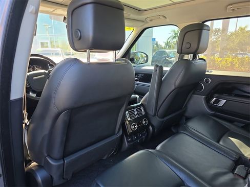 Used 2020 Land Rover Range Rover image 11