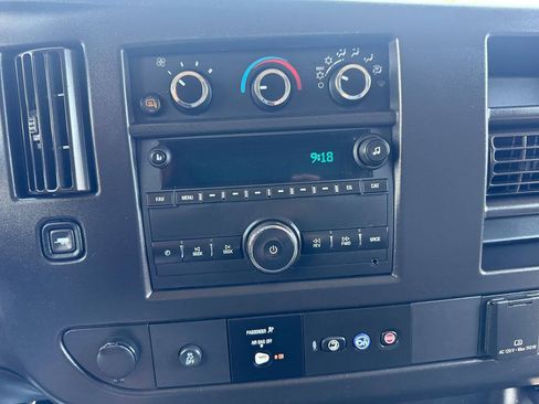 Used 2021 Chevrolet Express 2500 RWD image 27