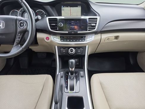 Used 2013 Honda Accord Touring image 17
