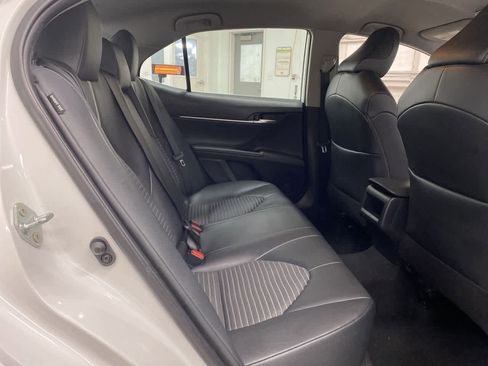 Used 2021 Toyota Camry SE image 16