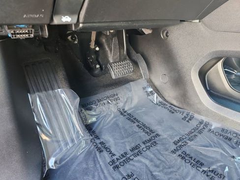 Used 2023 Chevrolet Bolt EUV Premier image 33