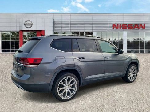 Used 2018 Volkswagen Atlas SE FWD image 2
