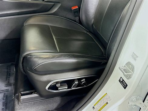 Used 2023 Jeep Grand Cherokee Overland w/ Luxury Tech Group IV image 24