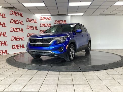 Used 2022 Kia Seltos EX AWD/4WD image 3