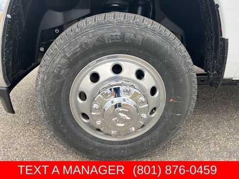 New 2026 RAM 3500 Big Horn AWD/4WD image 9