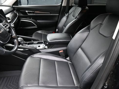 Used 2023 Kia Telluride LX image 21