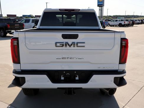 New 2025 GMC Sierra 2500 Denali Ultimate image 5