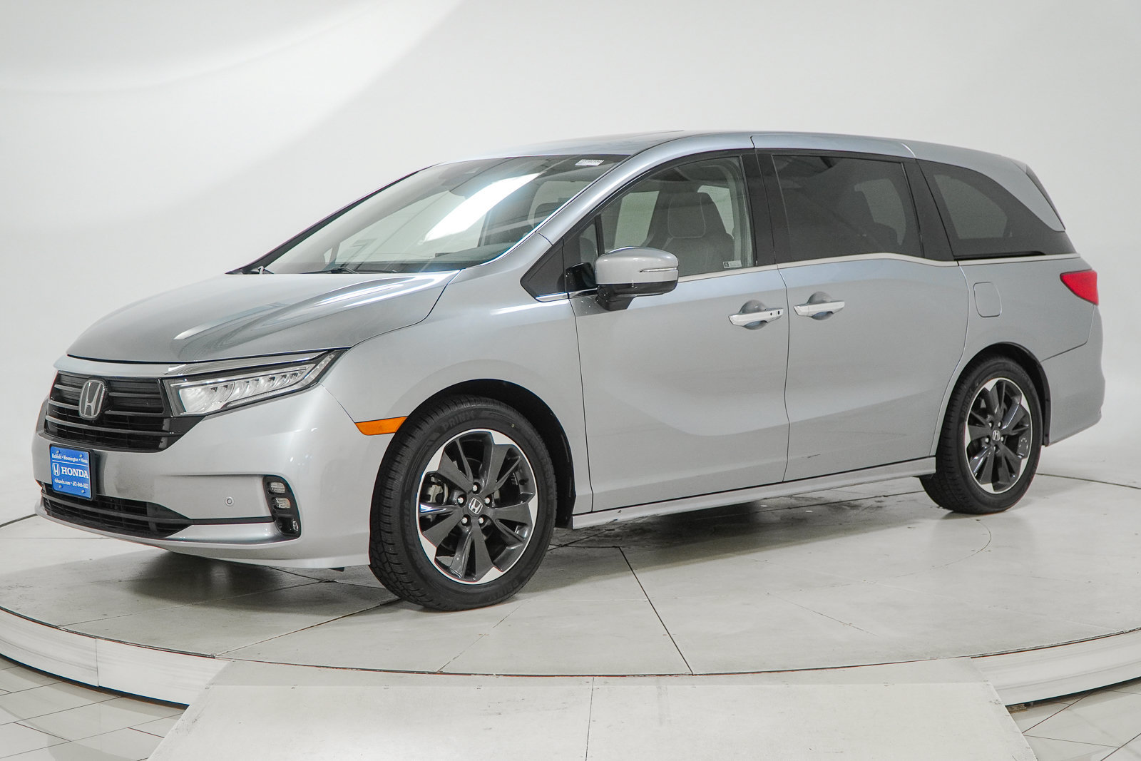 Used 2024 Honda Odyssey Elite image 4