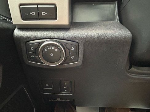 Used 2019 Ford F250 Lariat w/ Lariat Ultimate Package AWD/4WD image 30