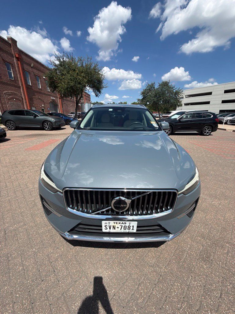 Used 2023 Volvo XC60 B5 Ultimate w/ Protection Package Premier AWD/4WD image 6
