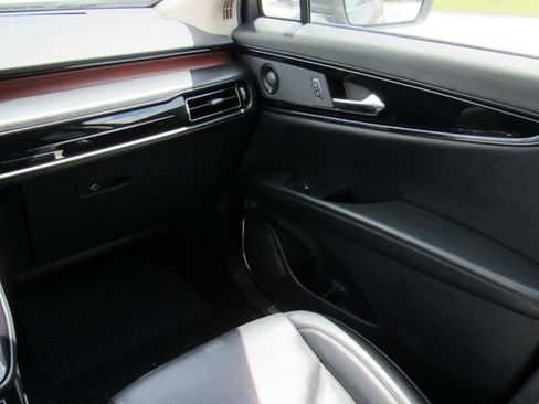 Used 2022 Lincoln Nautilus Reserve FWD image 20