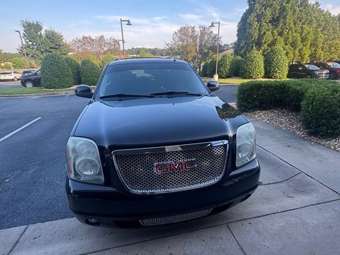 Used 2012 GMC Yukon XL Denali RWD image 5