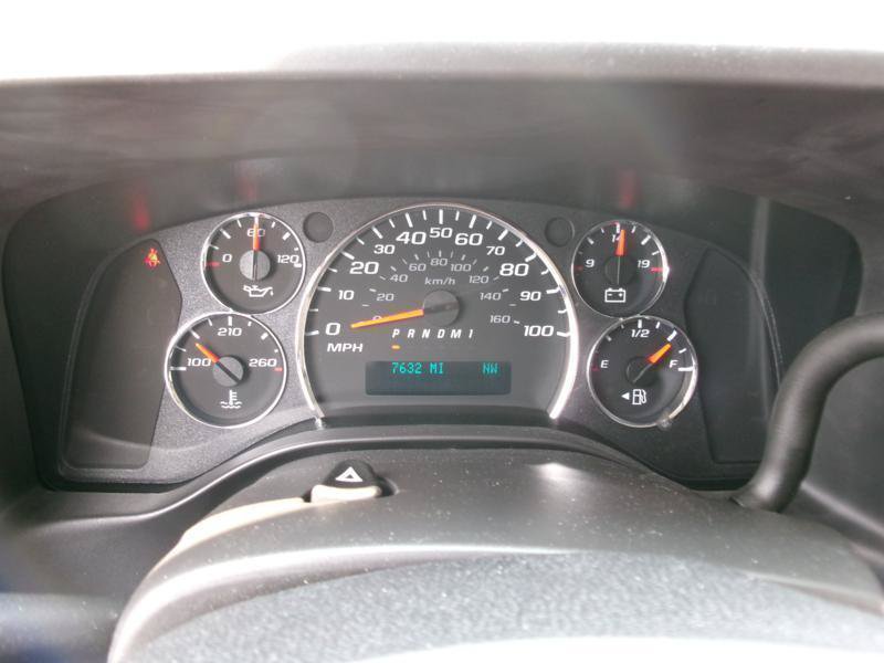 Used 2025 Chevrolet Express 3500 LT w/ LT Preferred Equipment Group RWD image 15