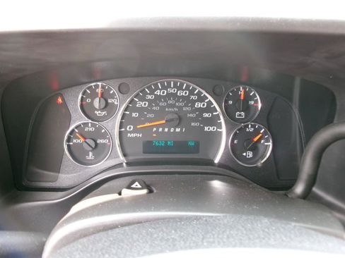 Used 2025 Chevrolet Express 3500 LT w/ LT Preferred Equipment Group RWD image 15