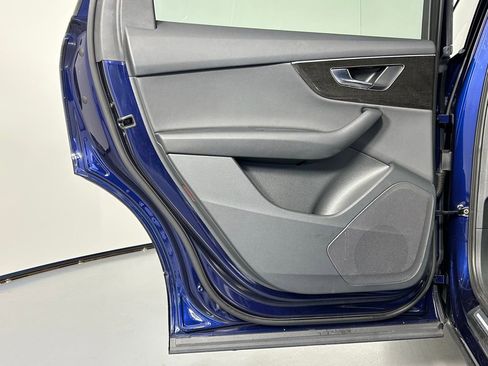 Used 2023 Audi Q7 2.0T Premium w/ Convenience Package image 18