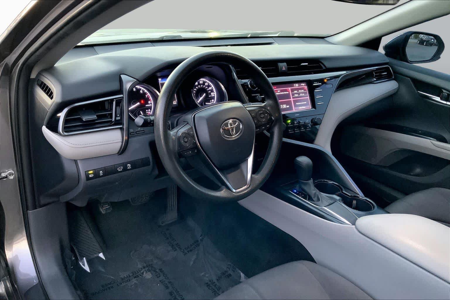 Used 2020 Toyota Camry LE FWD image 15